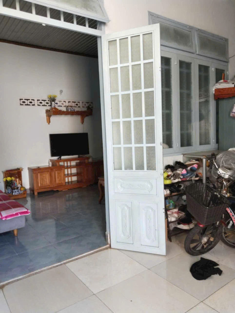 Cần bán căn nhà cấp 4. Hẻm Bùi Thị Xuân. Phường 1. Trung tâm thành phố Bảo Lộc