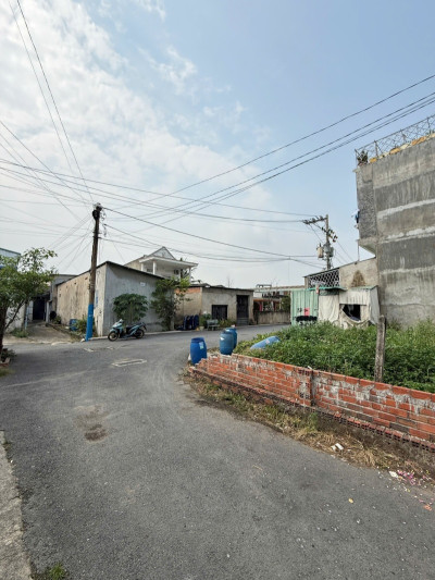 Bán đất Dĩ An,đất đẹp giá rẻ,đường 2 ô tô,anh chị em đầu tư vào đây nhé,chỉ 1,7tỷ