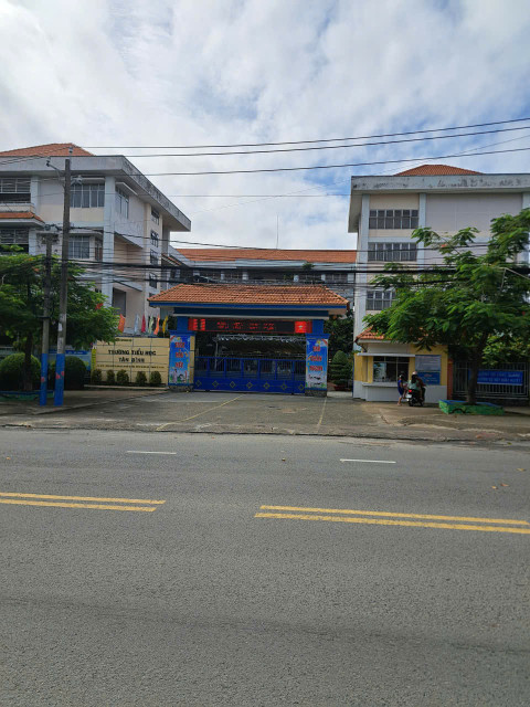 Bán nhà 2 Tầng Tân Đông Hiệp,SHR đường 2 xe hơi,giá rẻ,gần chợ Tân Bình