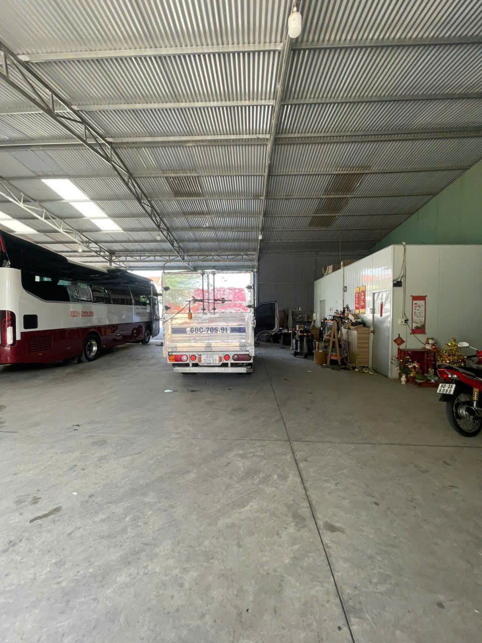Cho thuê kho xưởng diện tích 1000m2 phường Trảng có điện 3 fa, vào kinh doanh được.