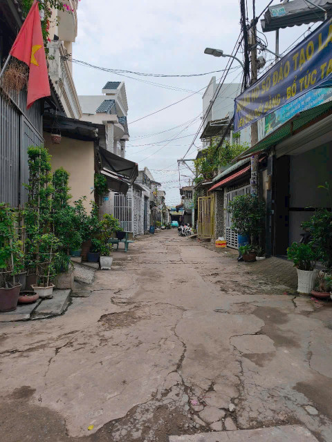 BÁN NHÀ 2 TẦNG ĐÚC – BÙI VĂN NGỮ, Q12 – SÁT CHỢ, GIÁ CHỈ 4.95 TỶ!!!