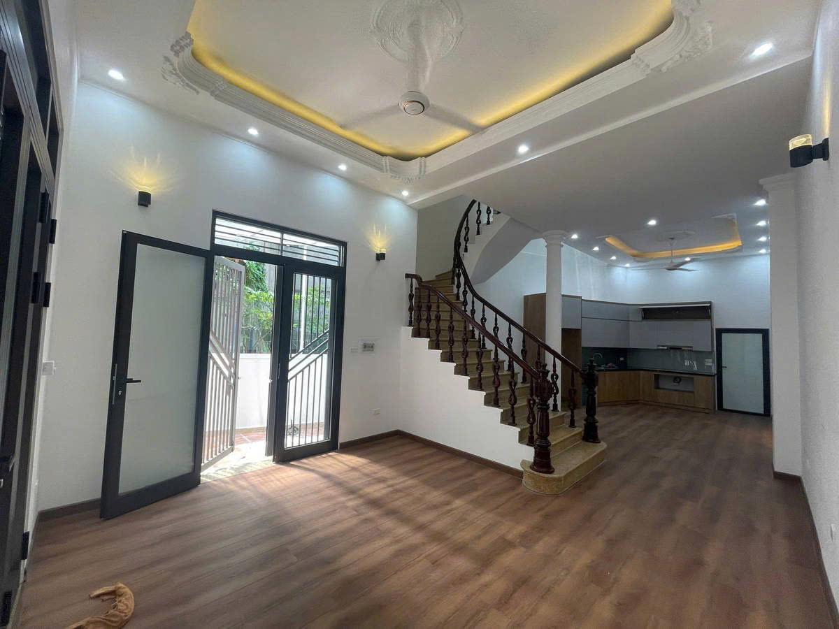 Bán nhà Bùi Xương Trạch ngõ ô tô tránh,  đỗ cửa DT: 65 m, 4 tầng, mt 7,7m chào giá 12,8 tỷ