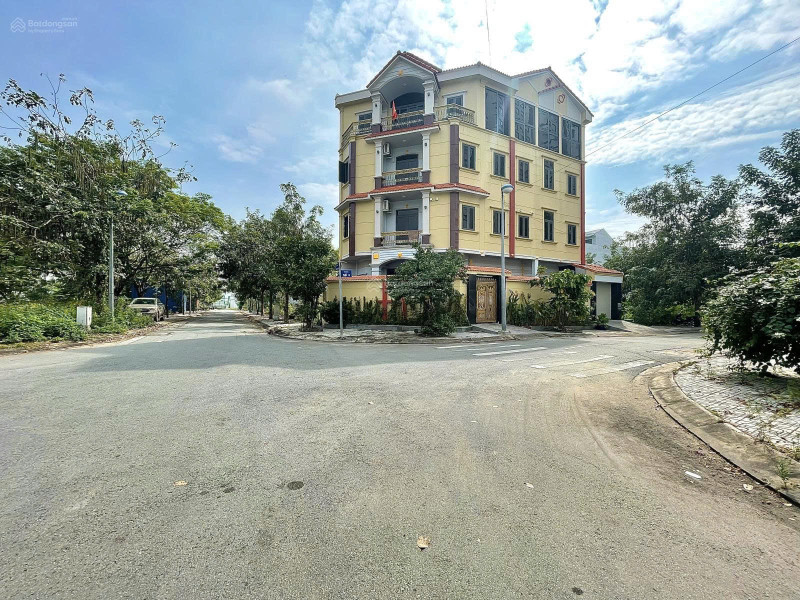 Đầu tư ngay lô đất 100m2 - Giá chỉ 2.95 TỶ, Sổ riêng ngay MT Bưng Ông Thoàn, Phú Hữu, Quận 9