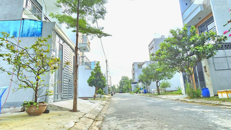 Liền kề Vành Đai 2 cách 500m nền cực đẹp giá 2,19Tỷ, Bưng Ông Thoàn, Phú Hữu, Quận 9.