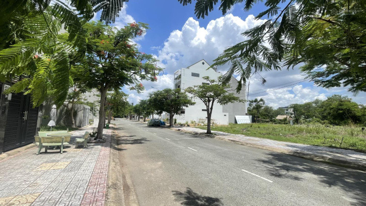 Bán đất ngay Dự Án Topia Garden - Phú Hữu- Quận 9 , giá rẻ nhất thị trường chỉ 1.6 Tỷ sổ sẵn