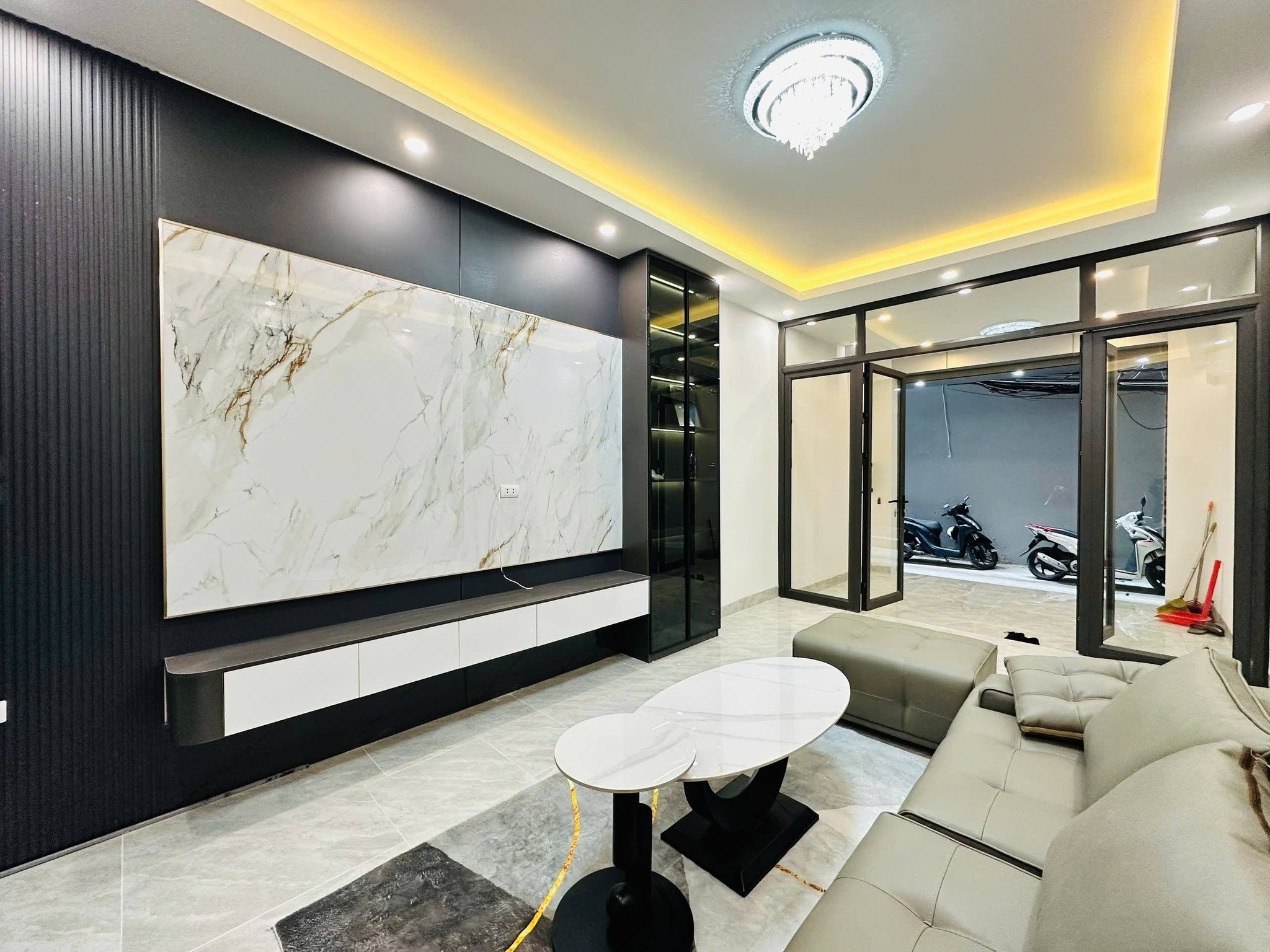 NHÀ ĐẸP PHÂN LÔ – Ô TÔ ĐỖ CỬA – HỘ KHẨU BA ĐÌNH – GIÁP CẦU GIẤY & TÂY HỒ – 6 TẦNG THANG MÁY
