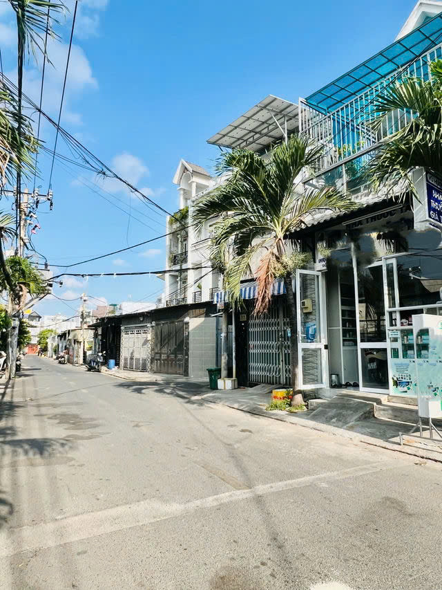 GIÁ MỀM NHẤT BÌNH TÂN - 5.84 TỶ - Đường 16 - DT: 79m2(5,05 x 16m), nhà cấp 4, 1 trệt 1 lửng, 2 mặt thông thoáng - KINH DOANH ĐỈNH - KHU MIẾU GÒ XOÀI - CĂN GÓC 2 MẶT TIỀN - NGANG 5,05M - 79M2-NHÀ CẤP 4 - TEL: 077 888 5818 CHUYÊN BĐS SÀI GÒN