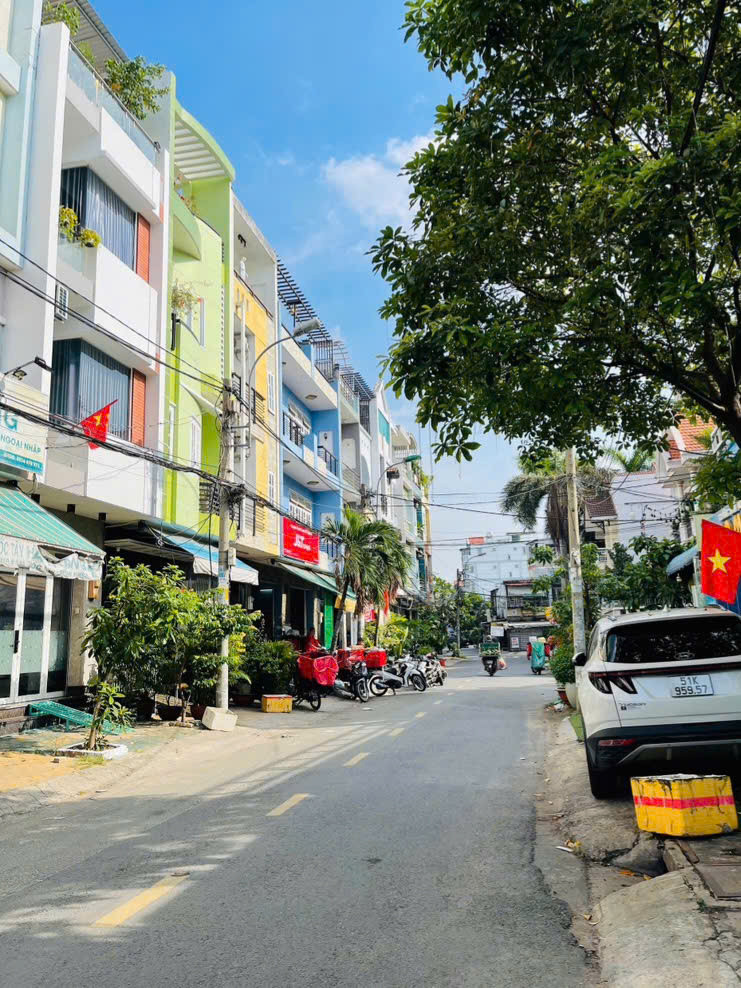 MẶT TIỀN KINH DOANH SÁT PHẠM HÙNG Q8 – 4 TẦNG, CHỈ 9.3 TỶ. LH 0938827657 MS TUYỀN