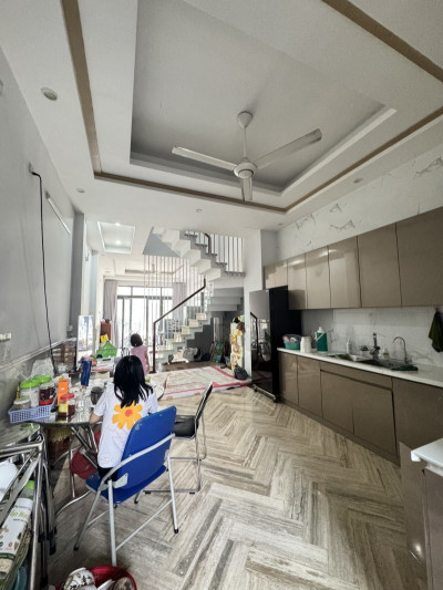 Bán nhà 80m2, 3 tầng, 4PN, 3WC, Gò Dưa, Thủ Đức, 7.4 tỷ