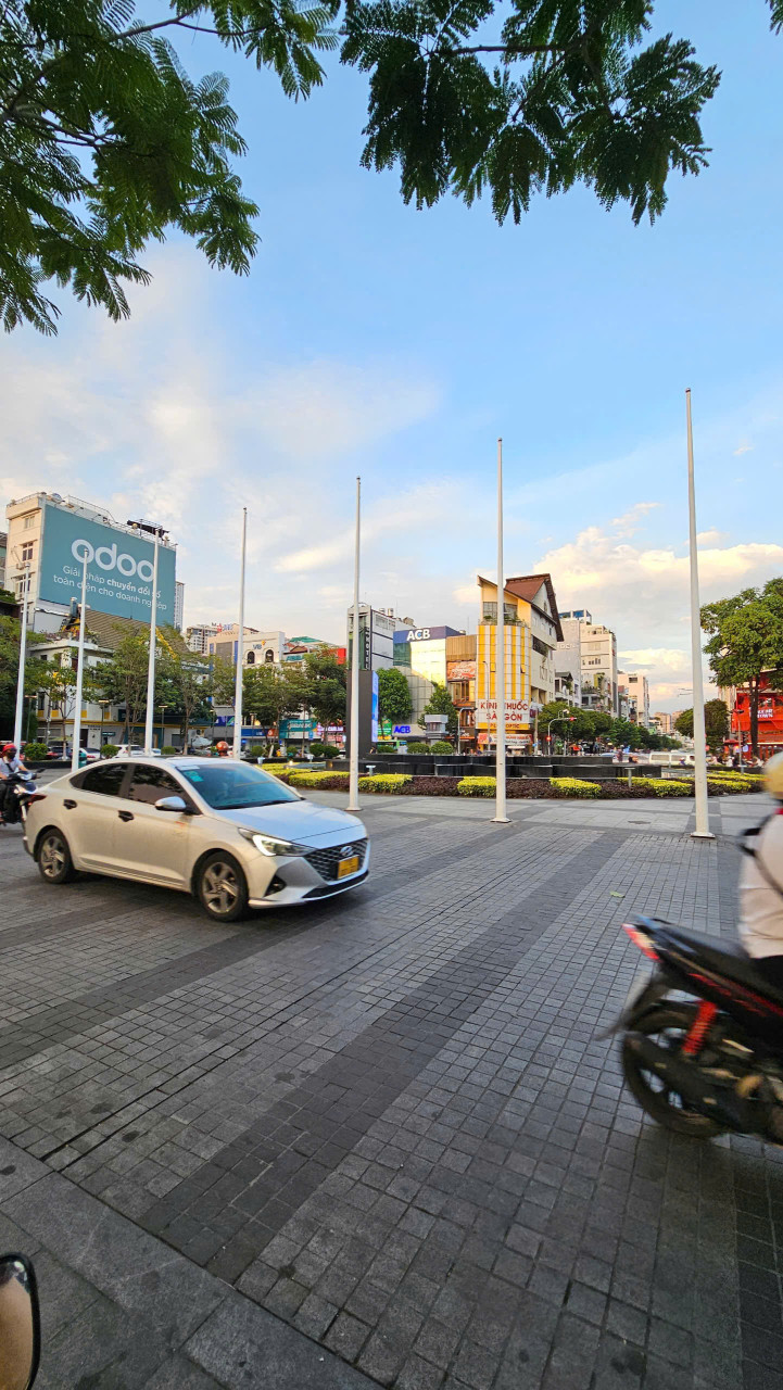 MẶT TIỀN ĐƯỜNG SỐ VĨNH HỘI 
TRUNG TÂM Q4 
 NGANG 4 X10 M CÓ 175 TRIỆU M2
