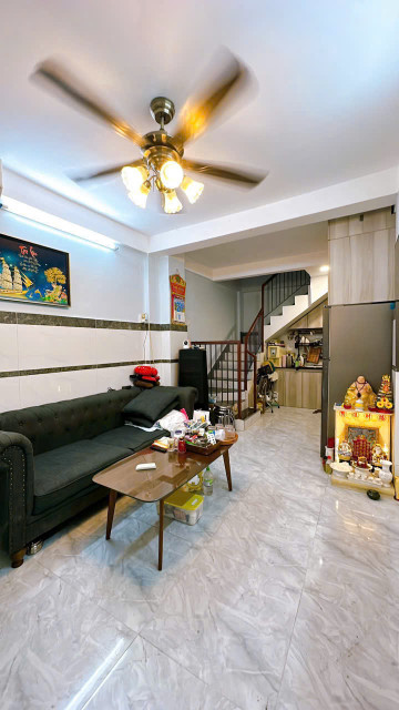 MẶT TIỀN KHÁNH HỘI ĐƯỜNG SỐ 
TRUNG TÂM Q4 HƠN  5 TỶ