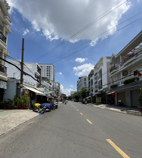 MẶT PHỐ SẦM UẤT KINH DOANH NHIỀU LĨNH VỰC - KHU TÊN LỬA NGAY GIAO LỘ TRỤC SỐ 7 VÀ SỐ 4 - NHÀ 4 TẦNG 6*20 NGAY QUẬN6.