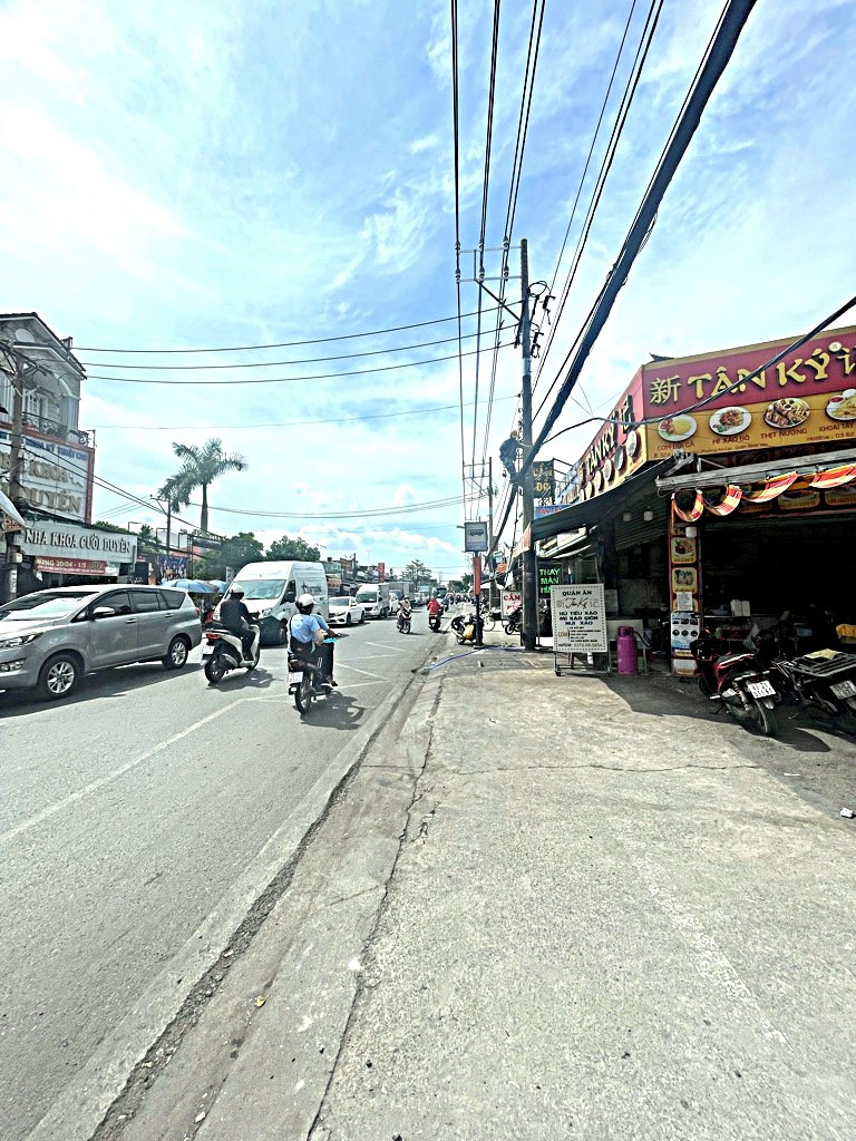 NHÀ MĂT TIỀN SẦM UẤT KINH DOANH NHIỀU LĨNH VỰC - KHU TÊN LỬA NGAY GIAO LỘ TRỤC SỐ 7 - NHÀ 4 TẦNG 6*20 NGAY QUẬN6.
