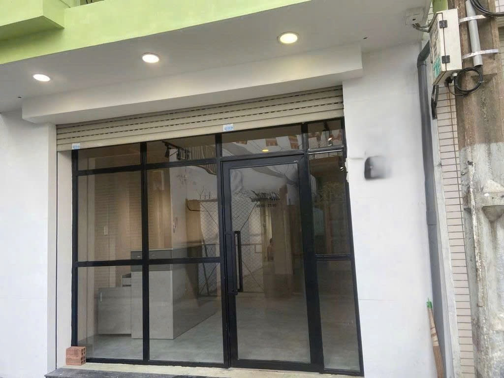 Đo diện tích nhà khi xem nhà CMT8 Q10, khu tiện ích đầy đủ 72m2