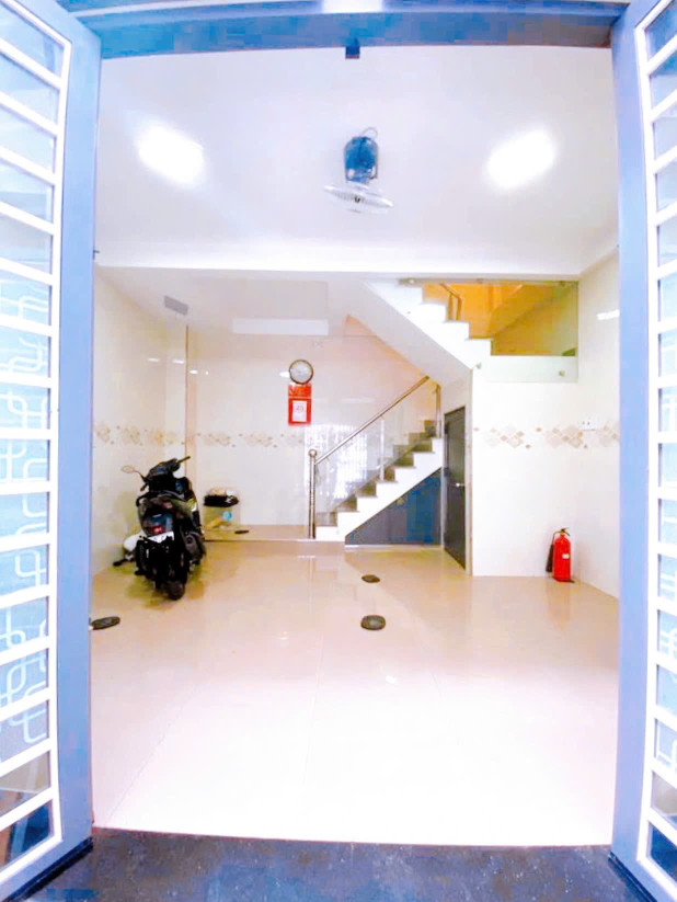 Bán nhà QUẬN TÂN BÌNH, hẻm Cách Mạng Tháng Tám, thửa đất Chữ nhật 5x7 m, Giá 6.5 tỷ