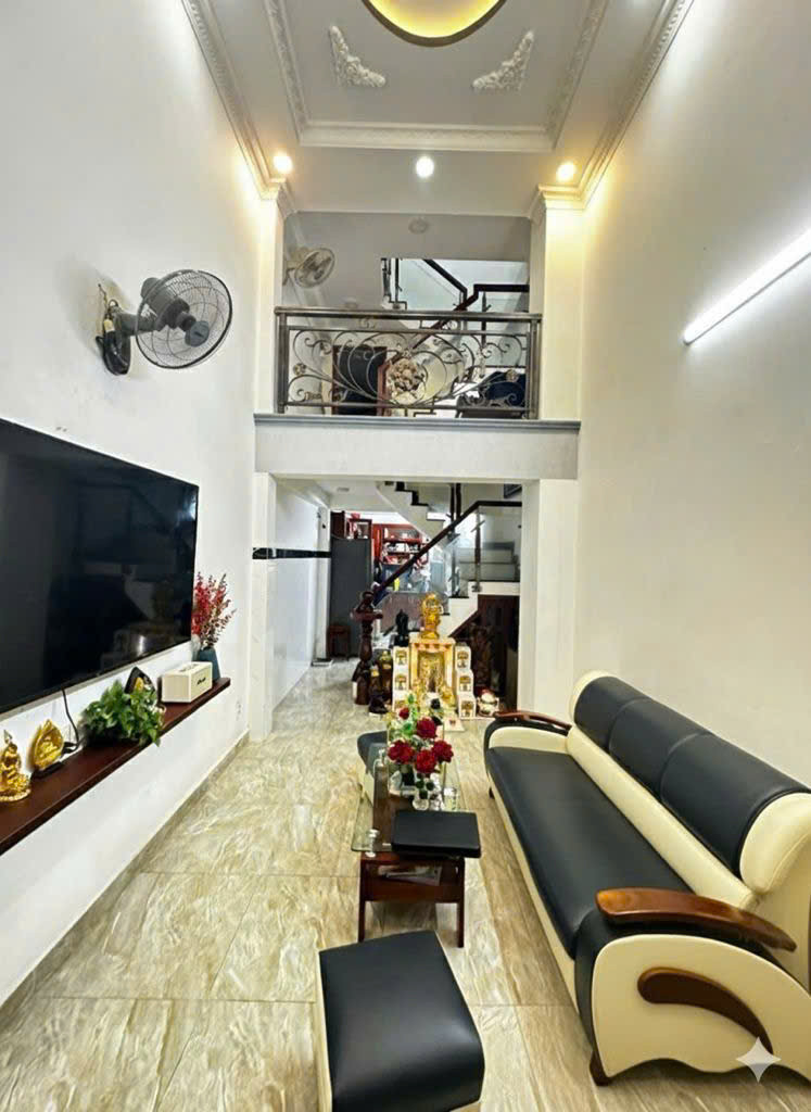 Chính chủ Bán nhà hẻm 6m Cách Mạng Tháng 8 P7 Tân Bình 42m2 3 tầng nở hậu cho thuê 15tr Nhỉnh 7 tỷ