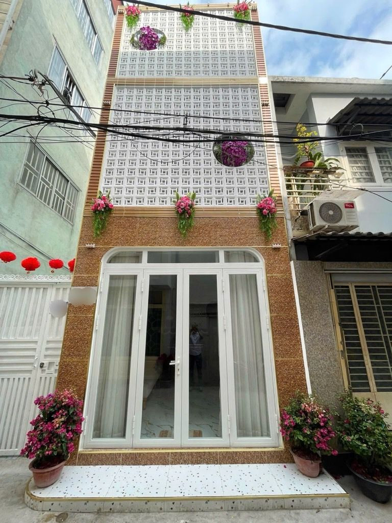 GẢ NHANH CĂN NHÀ "HOA HẬU" CMT8 – FULL NỘI THẤT – 3 TẦNG - CHỈ NHỈNH 7 TỶ