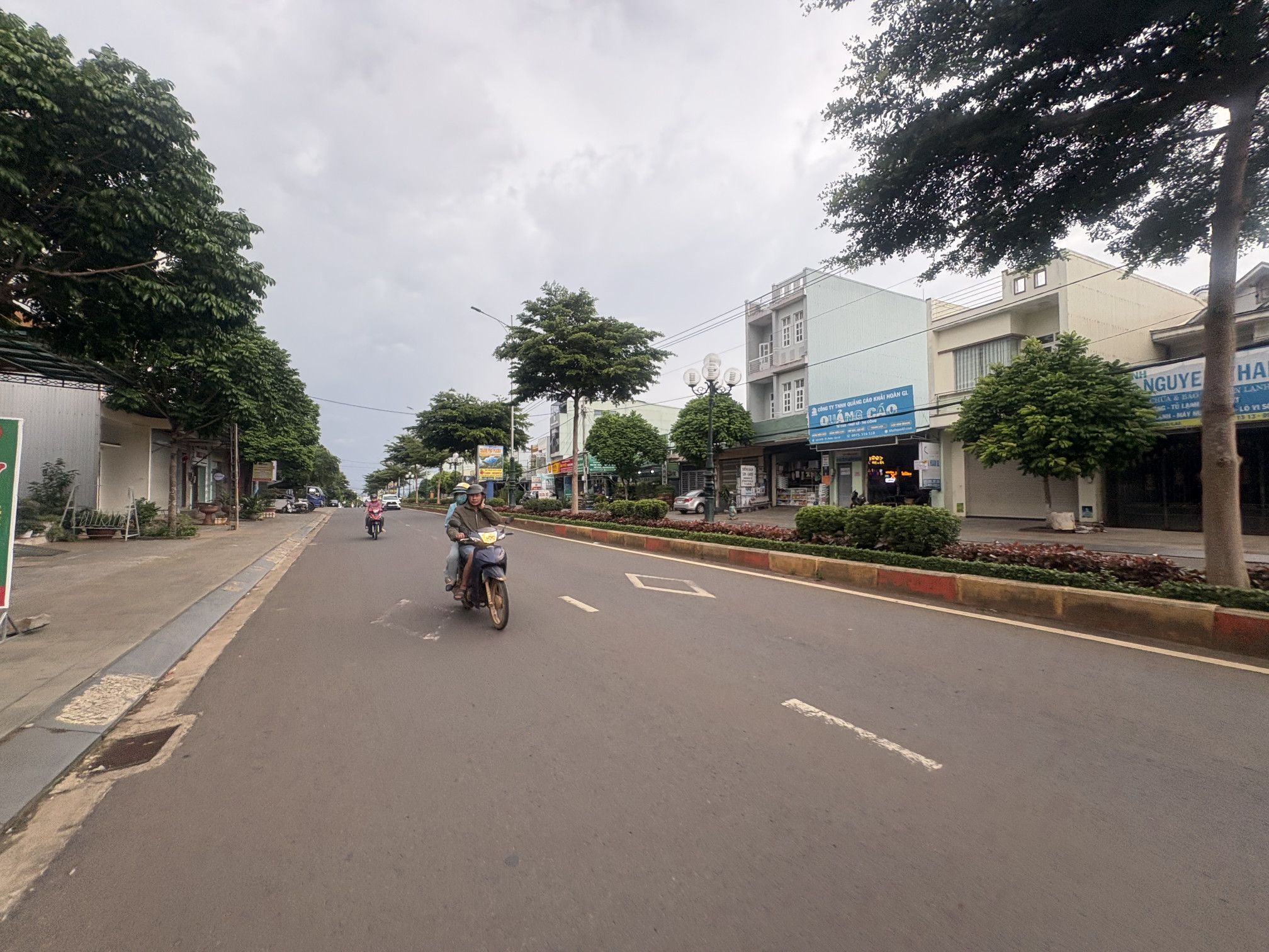 Đất mặt tiền CMT8