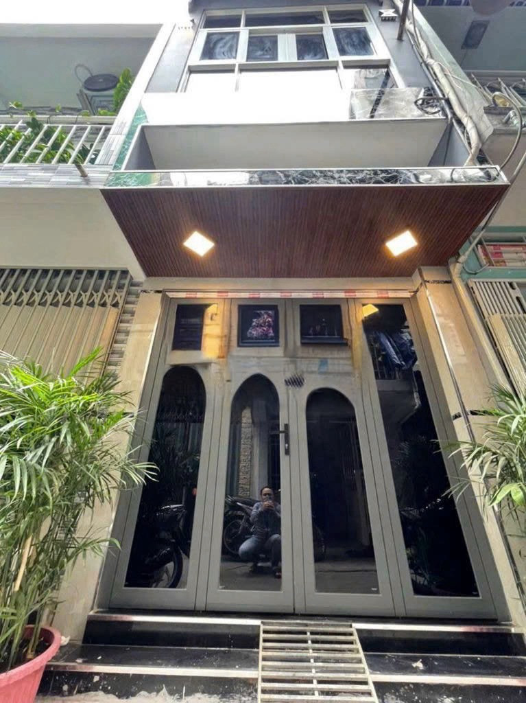 Cho Thuê Nhà Nguyên Căn Cao Đạt Quận 5 gần Chợ Lớn , Nguyễn Trãi