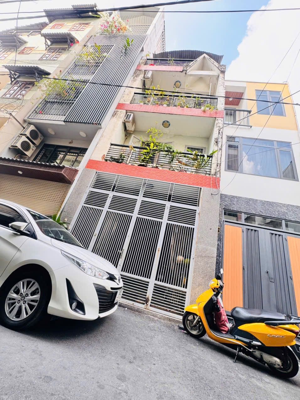 BÁN NHÀ 5 TẦNG BTCT MỚI- MẶT TIỀN XE HƠI ĐẬU CỬA Đ.NGUYỄN THIỆN THUẬT, QUẬN 3- CHỈ 11,9T- 0938676685 GIANG GIANG