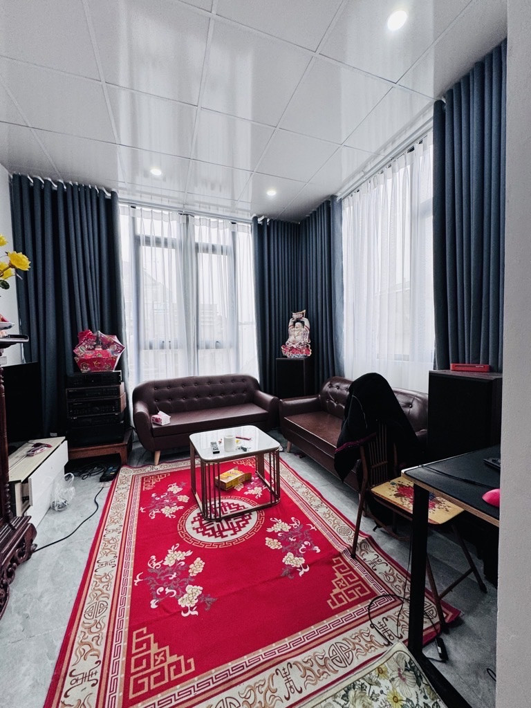 BÁN NHÀ XÂY MỚI 6 TẦNG- CẦU THANG MÁY -FULL NỘI THẤT-GẦN PHỐ CÁT LINH