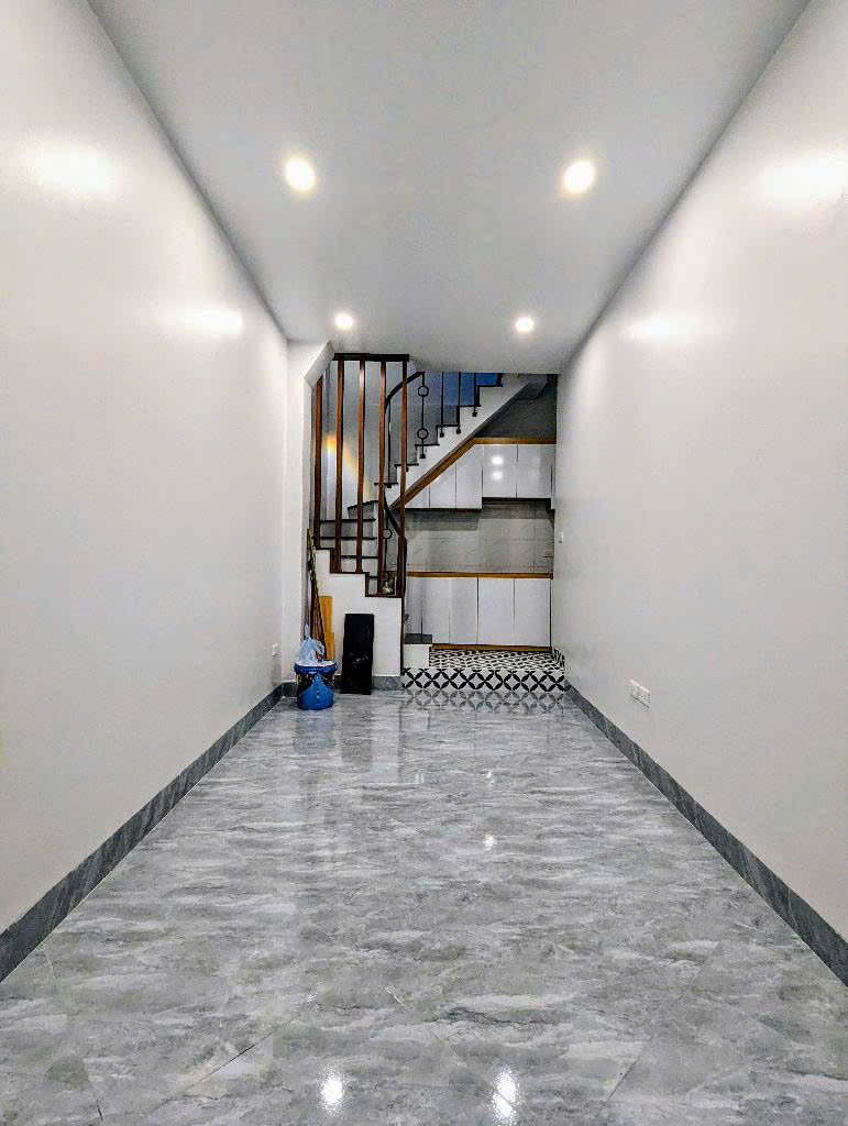 B.Á.N NHÀ # PHỐ CÁT LINH # ĐỐNG ĐA- NHÀ ĐẸP- GẦN PHỐ- NGÕ THÔNG RỘNG- 5 TẦNG- FULL NỘI THẤT 
- CHỈ VIỆC XÁCH ĐỒ VỀ Ở !!!