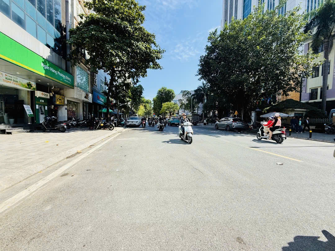 Bán nhà MP Cát Linh, Vỉa Hè 5m, Lô Góc, 24 tỷ(Thông tin Thật)