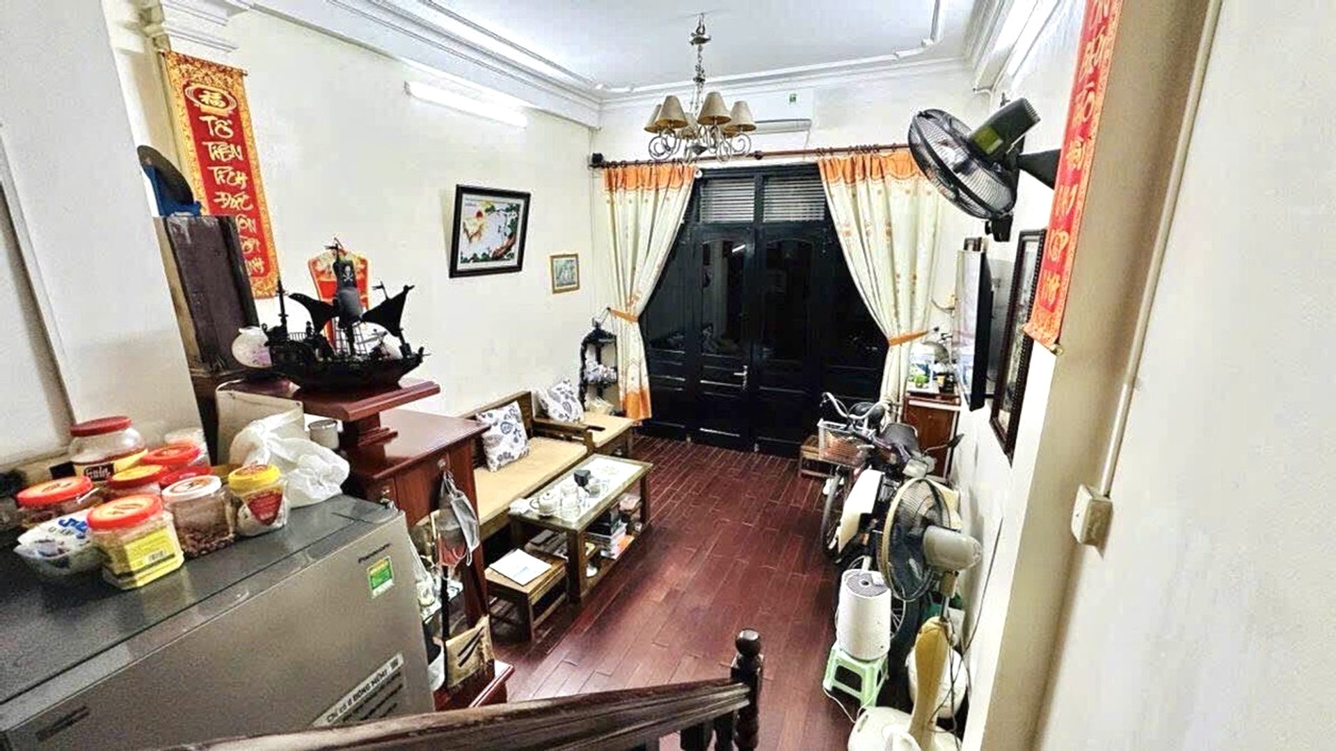 ☘️NHÀ ĐẸP DÂN XÂY CHẮC CHẮN - TRUNG TÂM ĐỐNG ĐA - NGÕ RỘNG GẦN PHỐ 
📍VỊ TRÍ RẤT ĐẸP PHỐ CÁT LINH - KHU DÂN TRÍ CAO AN NINH TỐT
✅ GIAO THÔNG THUẬN TIỆN KẾT NỐI #GIẢNG_VÕ - #CÁT_LINH - #TÔN_ĐỨC_THẮNG - #HÀO_NAM

✅ THIẾT KẾ 4 TẦNG ĐẦY ĐỦ CÔNG NĂNG SỬ DỤN