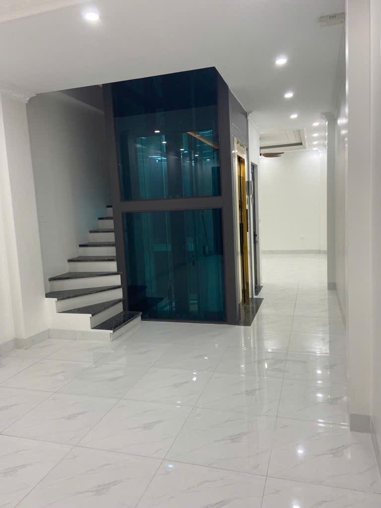 Bán nhà Cầu Cốc 6 tầng thang máy 55m2 ô tô đỗ cửa giá 8,5 tỷ