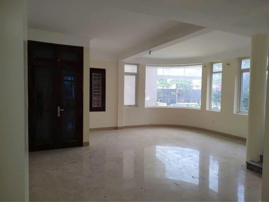 Cho Thuê  Tòa Nhà  - Đường Cầu Diễn - Phú Diễn/ 130M² × 6 Tầng / Giá Thuê 40Tr/ Tháng