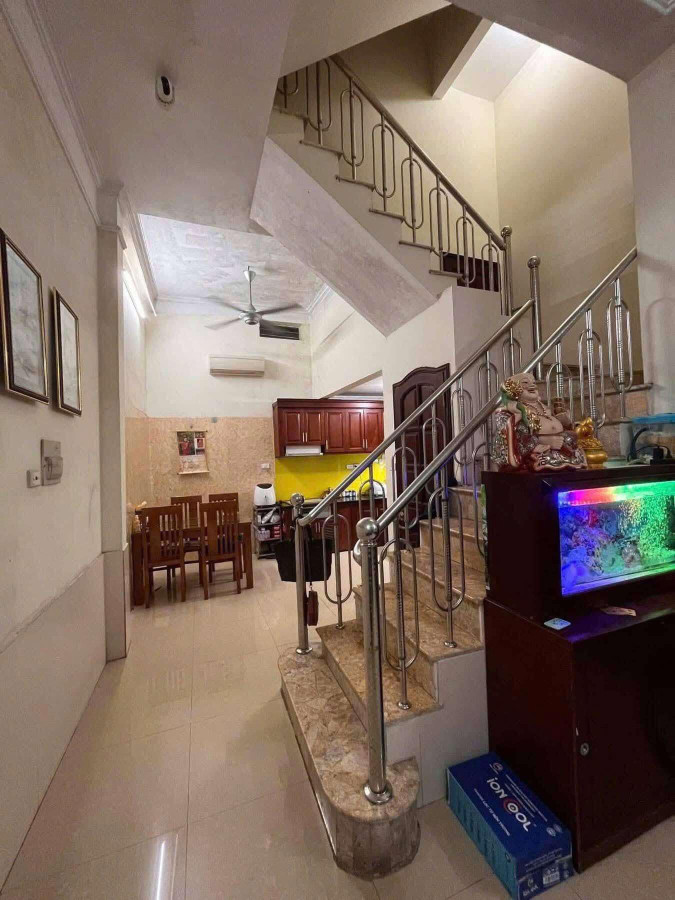 Bán nhà riêng dân xây đường Cầu Giấy, 40m2x5, mặt tiền 4.5m chỉ 8.6 tỷ