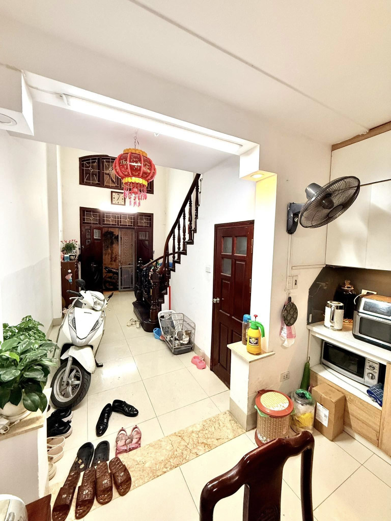 Bán gấp siêu phẩm 62m2 giá 15.3 tỷ thang máy, ô tô tránh, kinh doanh ở Hoàng Đạo Thành Thanh Xuân