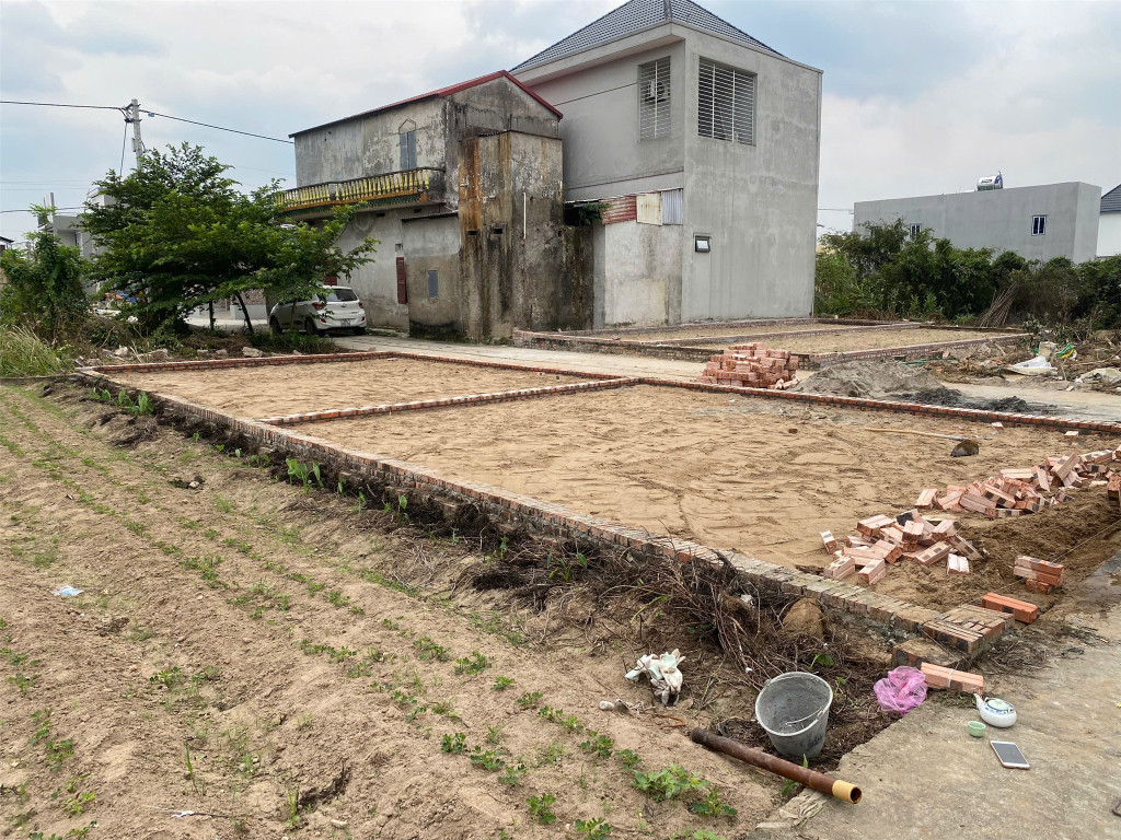 CC bán đất lô góc Quang Minh 50m,giá đầu tư,lô góc đẹp,ô tô tránh
