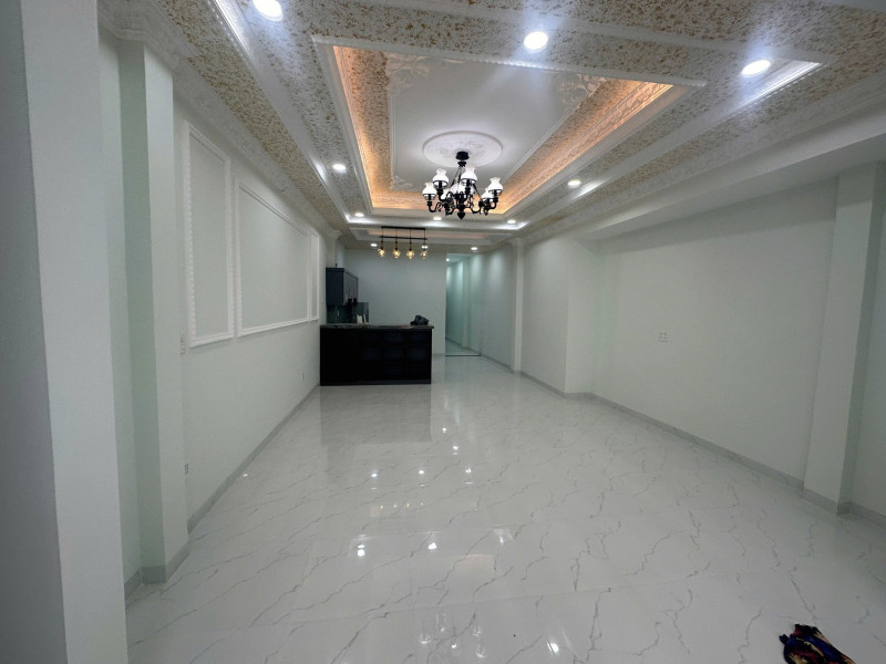 Nhà Nguyễn Văn Khối, 68m2, Sát CV Làng Hoa, Nhà Mới, Chỉ với 5.4 Tỷ