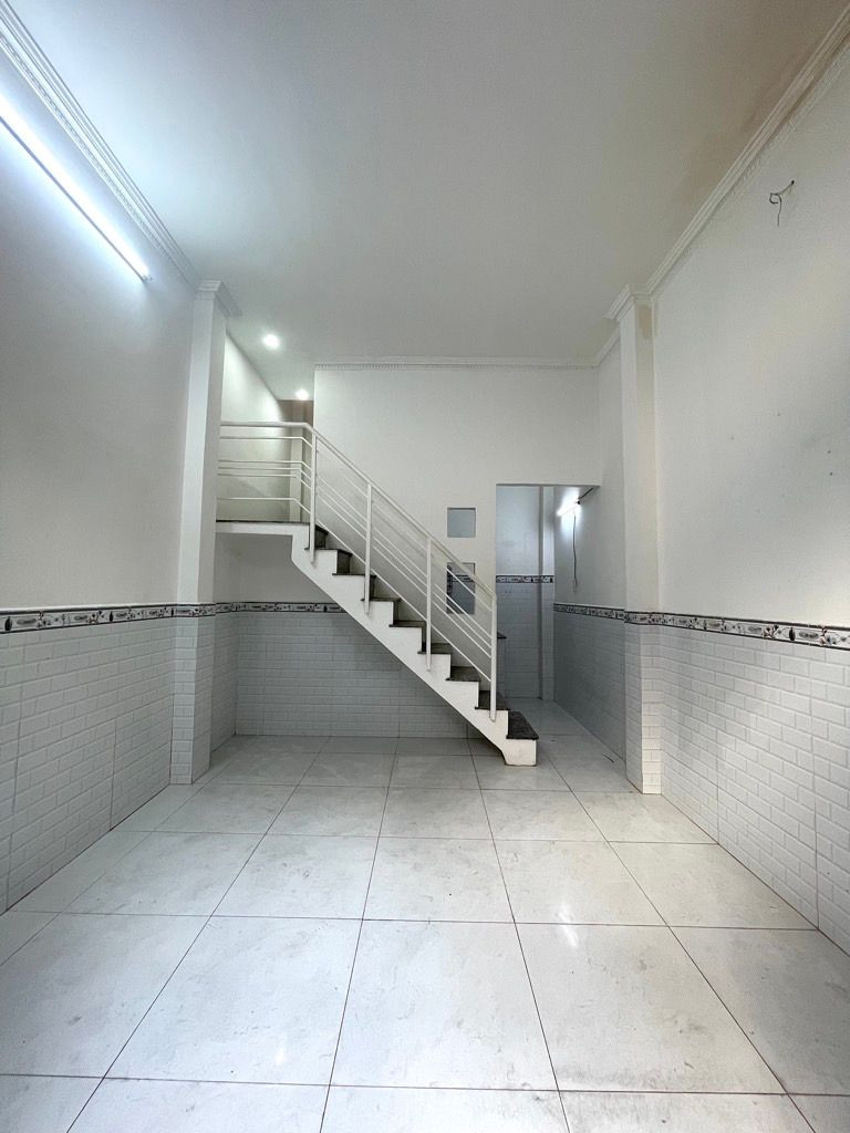 Bán nhà nhỏ hẽm kia nhỏ , sổ hồng riêng