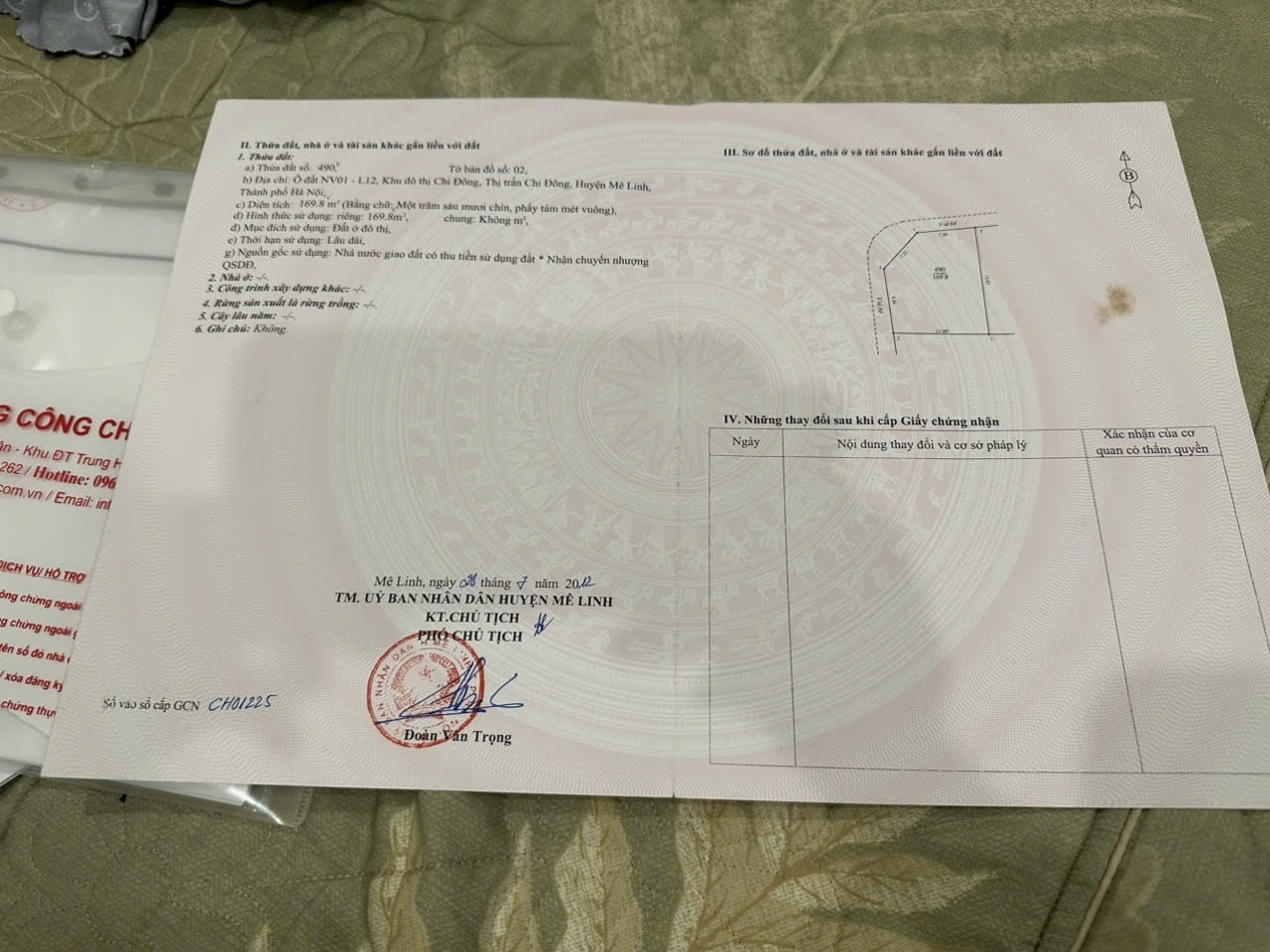 Nhà em cần bán lô đất 2 mặt tiền tại ngã tư khu đô thị mới Chi Đông, Mê Linh.