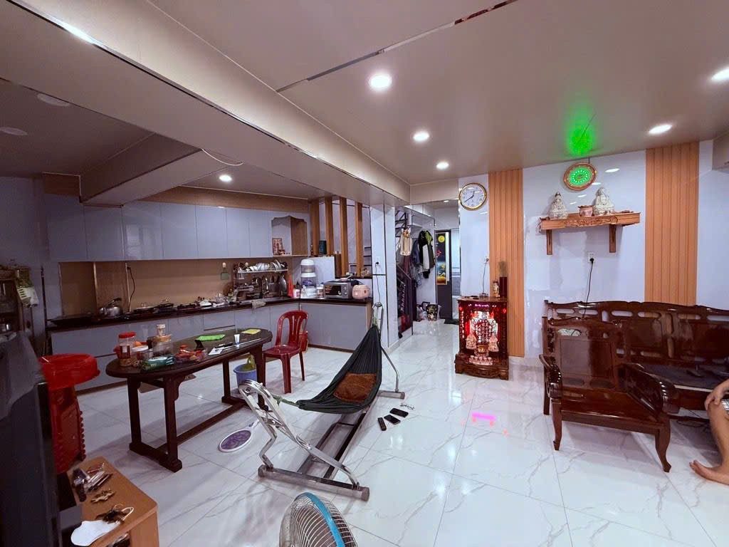 Bán Nhà Chiến Lược P.Bình Trị Đông Q.Bình Tân , Ngang 8m Dài 12m , Hẻm 6m Thông , 3PN , Giá Chốt Tốt