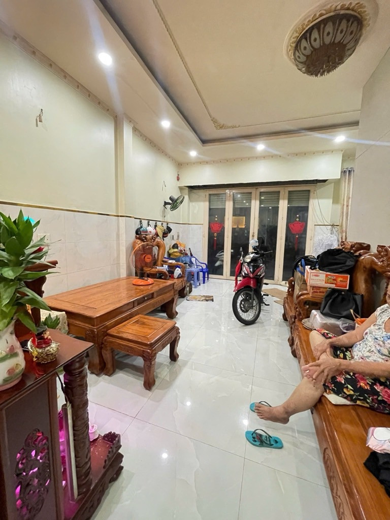 Nhà đẹp ở ngay đường Chiến Lược - Bình Tân, diện tích 72m2, vị trí cực đẹp giá chỉ 6 tỷ