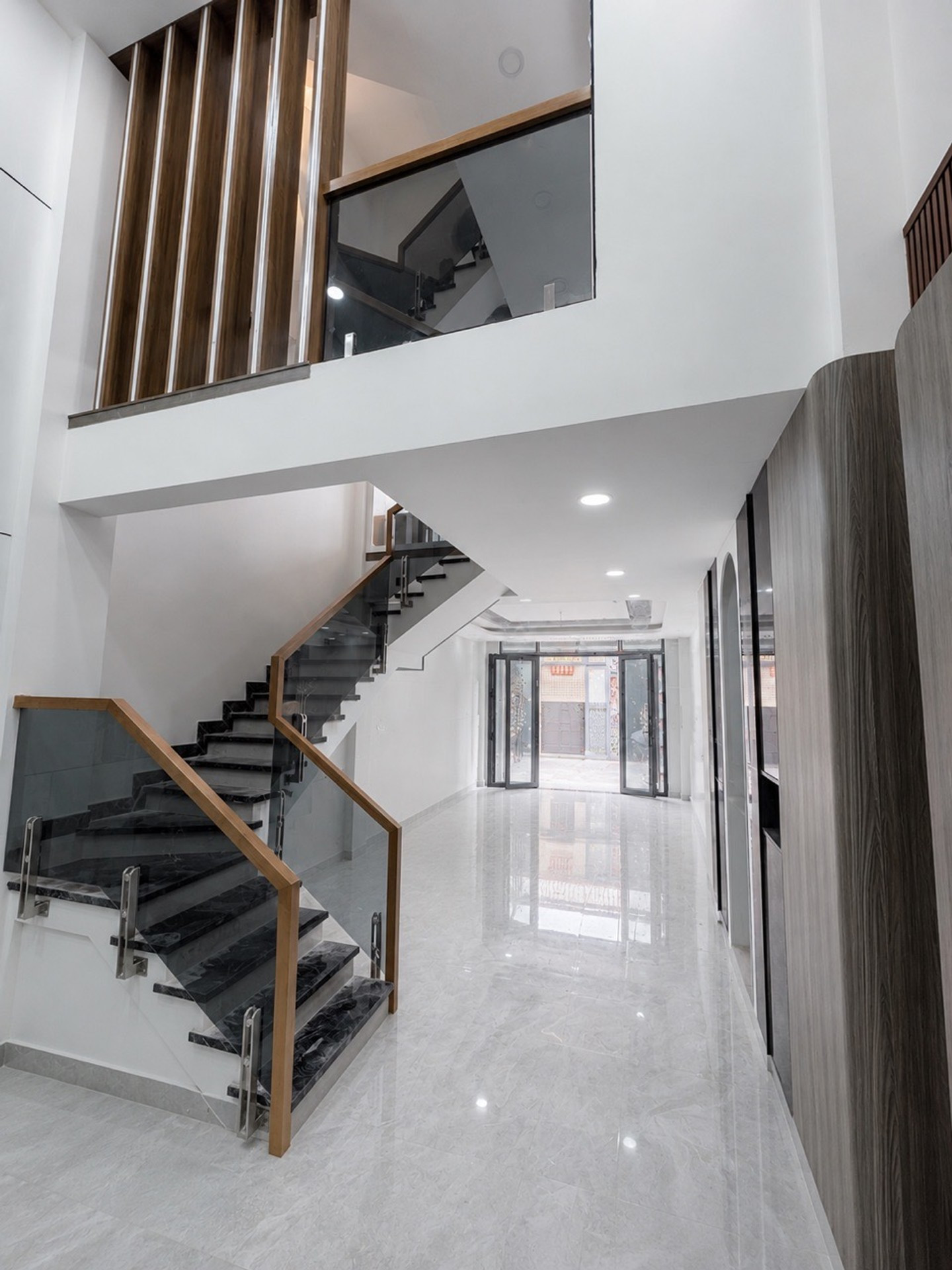 🎯 HIẾM CÓ! NHÀ 5 TẦNG MỚI CÁU KHU PHÂN LÔ CHIẾN LƯỢC - NGAY CHỢ BÌNH TRỊ ĐÔNG - SỔ HỒNG HOÀN CÔNG