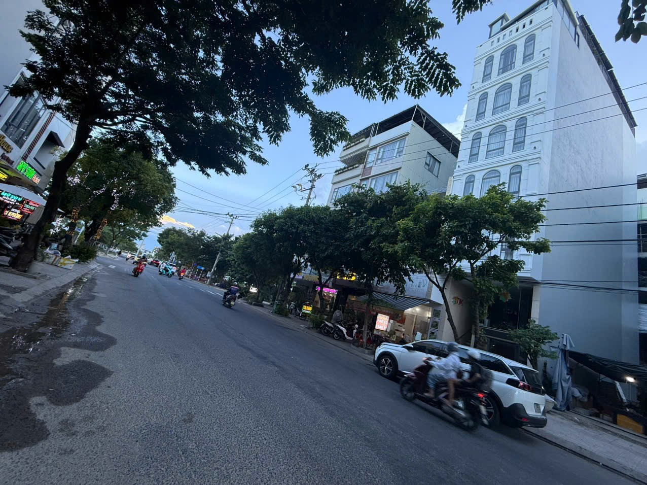 Toà CHDV 8 Tầng Chính Hữu, gần Biển Mỹ Khê