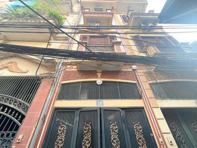 BÁN NHÀ RIÊNG PHỐ CHÍNH KINH - THANH XUÂN 40 M2, 5 TẦNG,MẶT TIỀN  4M, 6 TỶ.