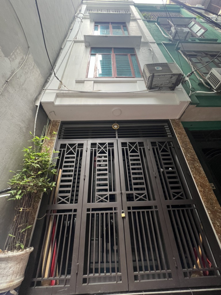 Bán nhà phố Chính Kinh - 27m2 5 tầng - ngõ rộng - Giá nhỉnh 6 tỷ