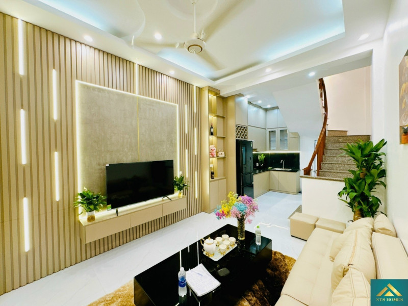 BÁN NHÀ CHÍNH KINH – THANH XUÂN – TRUNG TÂM - 35MX5 TẦNG  – NHÀ ĐẸP 4 TẦNG – CHỈ 6.4 TỶ lh0975124520