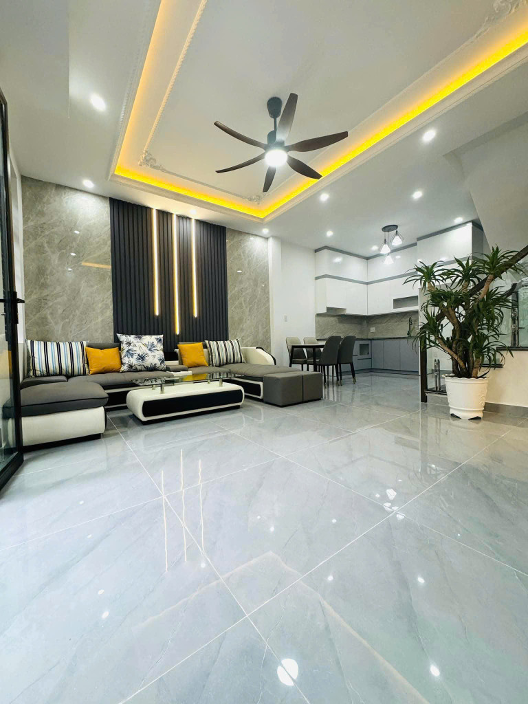 Cần tiền bán gấp căn nhà ở Chợ Hàng giá cả mềm mại