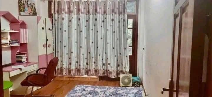 Cho thuê nhà Phố Chợ Khâm Thiên, 35m2, 6 tầng, chỉ 10 triệu, vào ngay - cho ở gia đình, nhóm