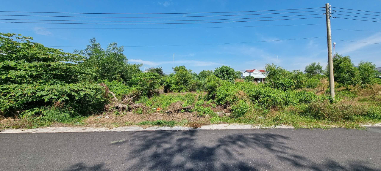 Bán đất mặt tiền đường nhựa ngay gần biển, huyện Long Đất, tỉnh BRVT