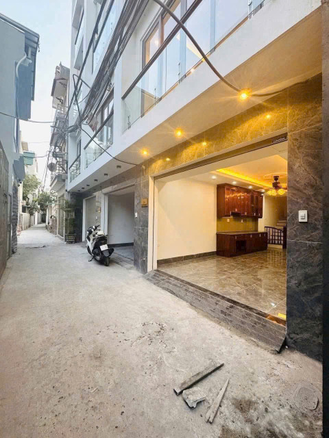 NHÀ MỚI Ô TÔ ĐỖ CỬA TẶNG NỘI THẤT Thạch Bàn- Long Biên 38m2,X6 tầng, mặt tiền 6m,7.6 tỷ Long Biên.