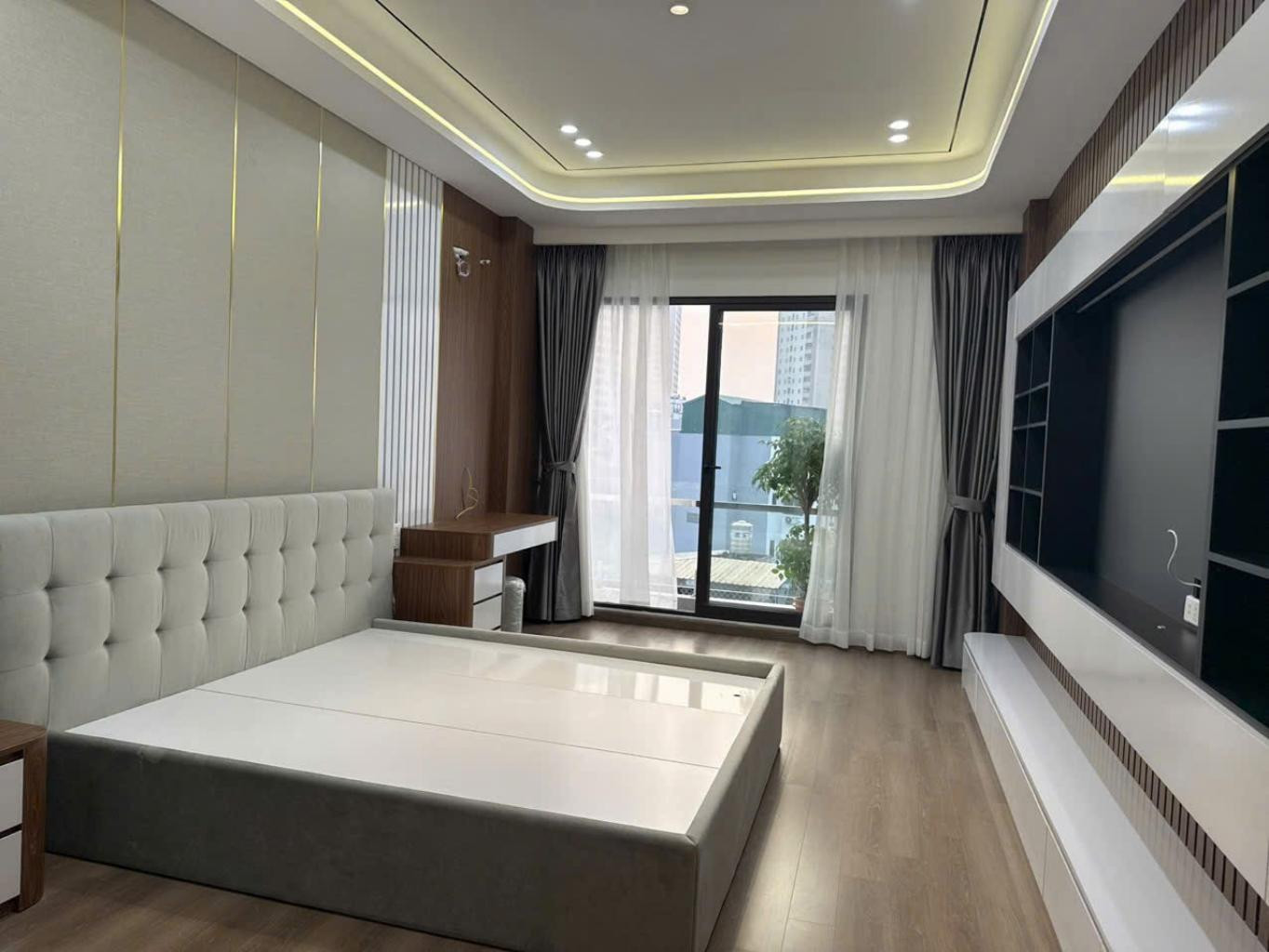 Bán nhà Đẹp Chu Huy Mân- Lô góc - Ô to - Kinh doanh- Thang Máy - 65m nhỉnh 13tyr (thương lượng)