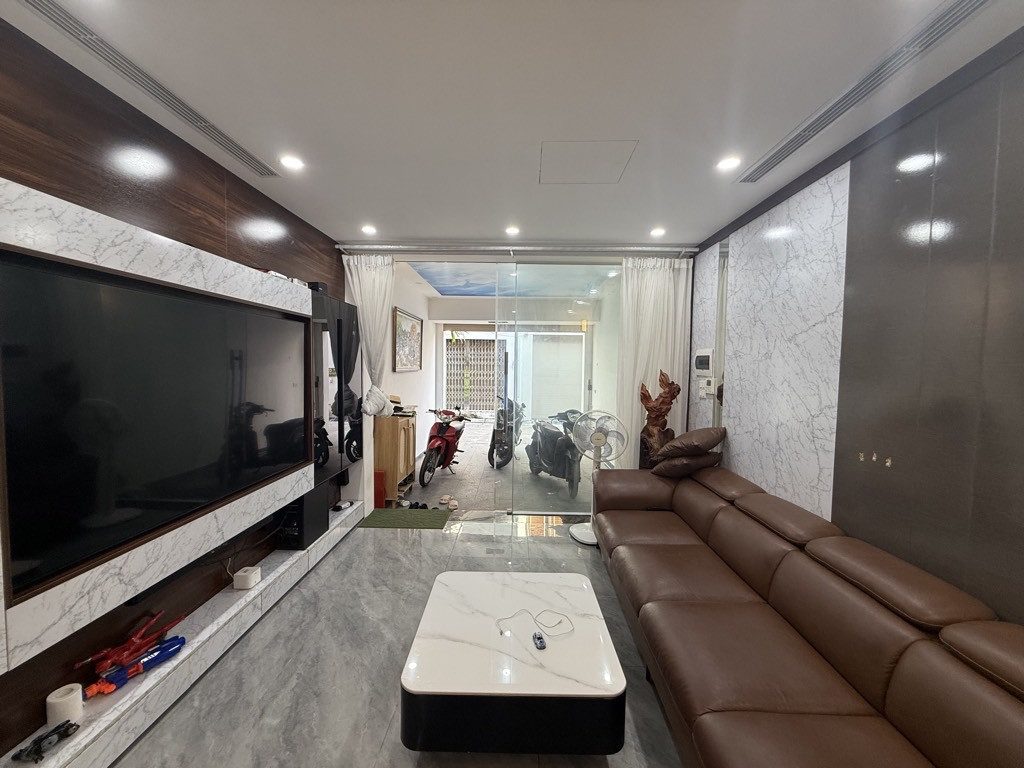 NHÀ ĐẸP PHỐ NGUYỄN VĂN LINH- LONG BIÊN - 6 TẦNG - THANG MÁY - GARA OTO