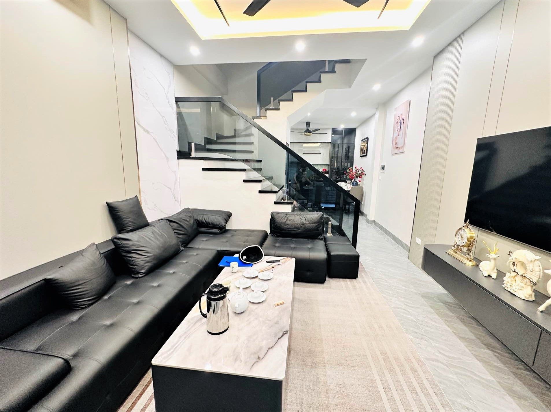 BÁN NHÀ CHU HUY MÂN, PHÚC ĐỒNG - 60M X 5 TẦNG THANG MÁY, FULL NỘI THẤT - GIÁ 9.4 TỈ